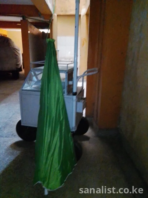 Food vending trolley 3