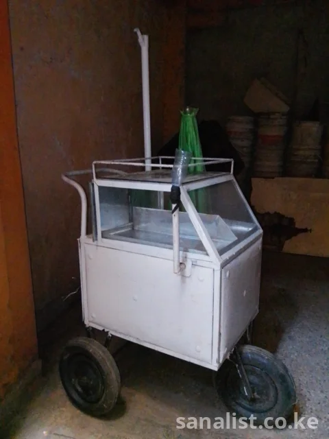 Food vending trolley 4