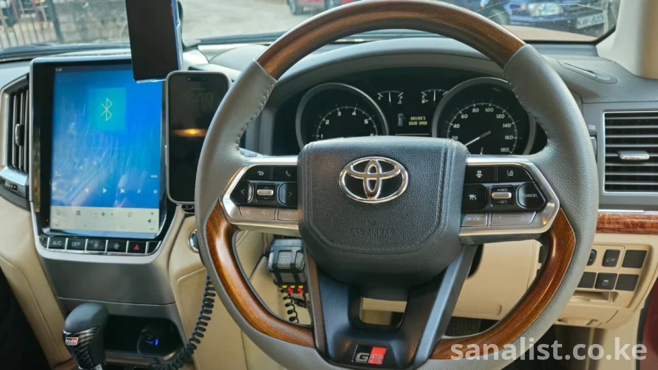 Toyota Land Cruiser New Shape | Facelift (Ex-Japan) | Cars for Sale in Nairobi