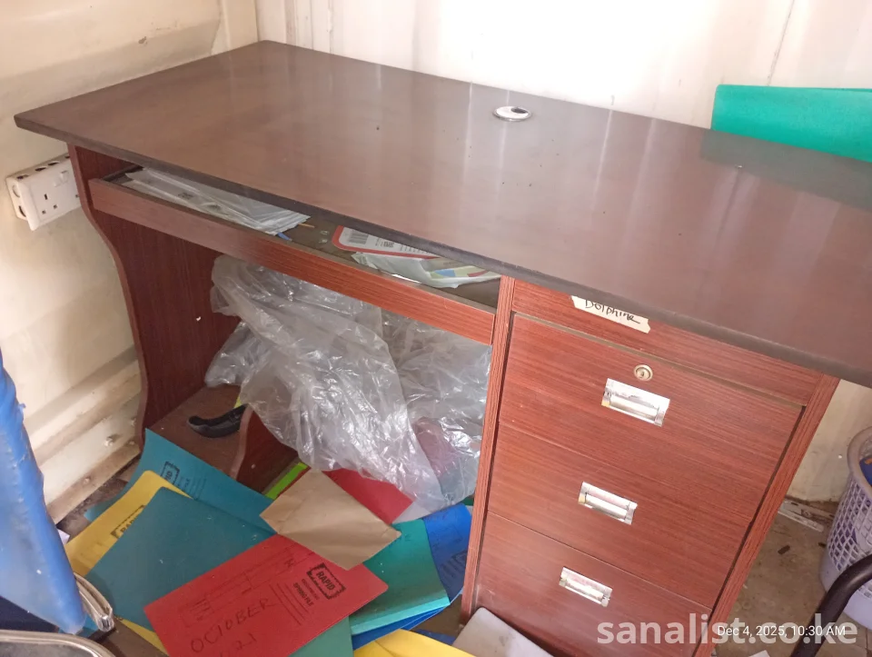 1.8 M Office Desk with 3 Drawers