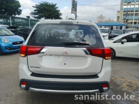 2018 Mitsubishi Outlander Petrol Automatic SUV for Sale Mombasa