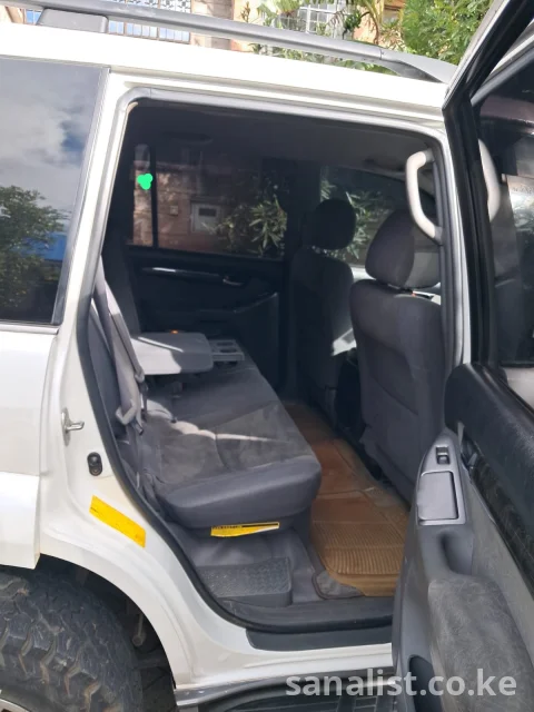 Toyota Land Cruiser Prado 2008 White | Used Cars in Kenya for Sale in Nairobi 10