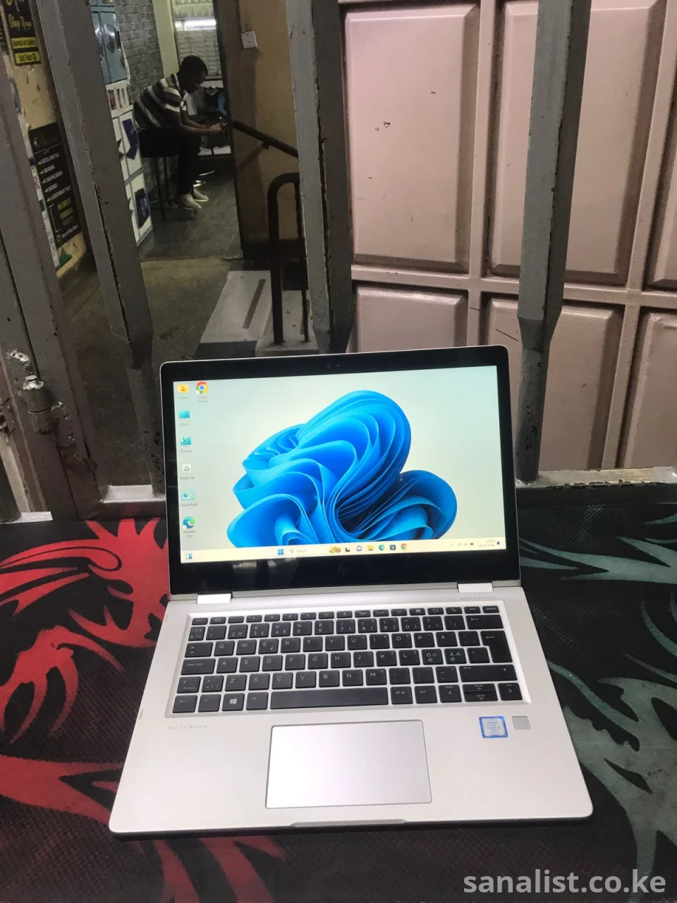 HP EliteBook 1030 G2 Core i5 7th Gen 8GB RAM 256GB SSD Touchscreen X360 – Slim Convertible Business Laptop in Kenya