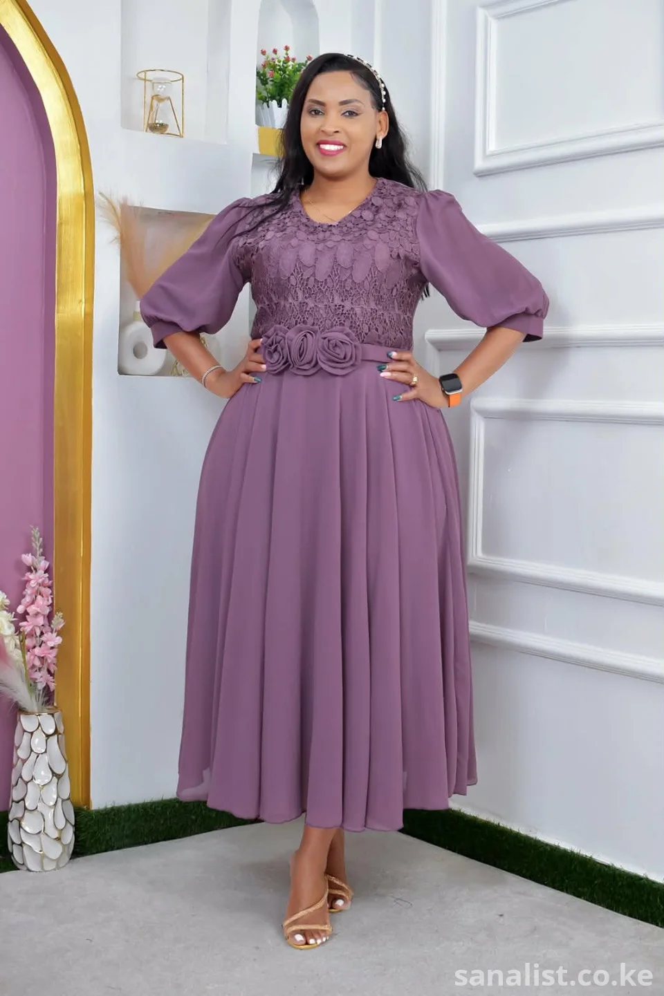 Elegant Lace Evening Dress with Floral Design – Multiple Sizes Available