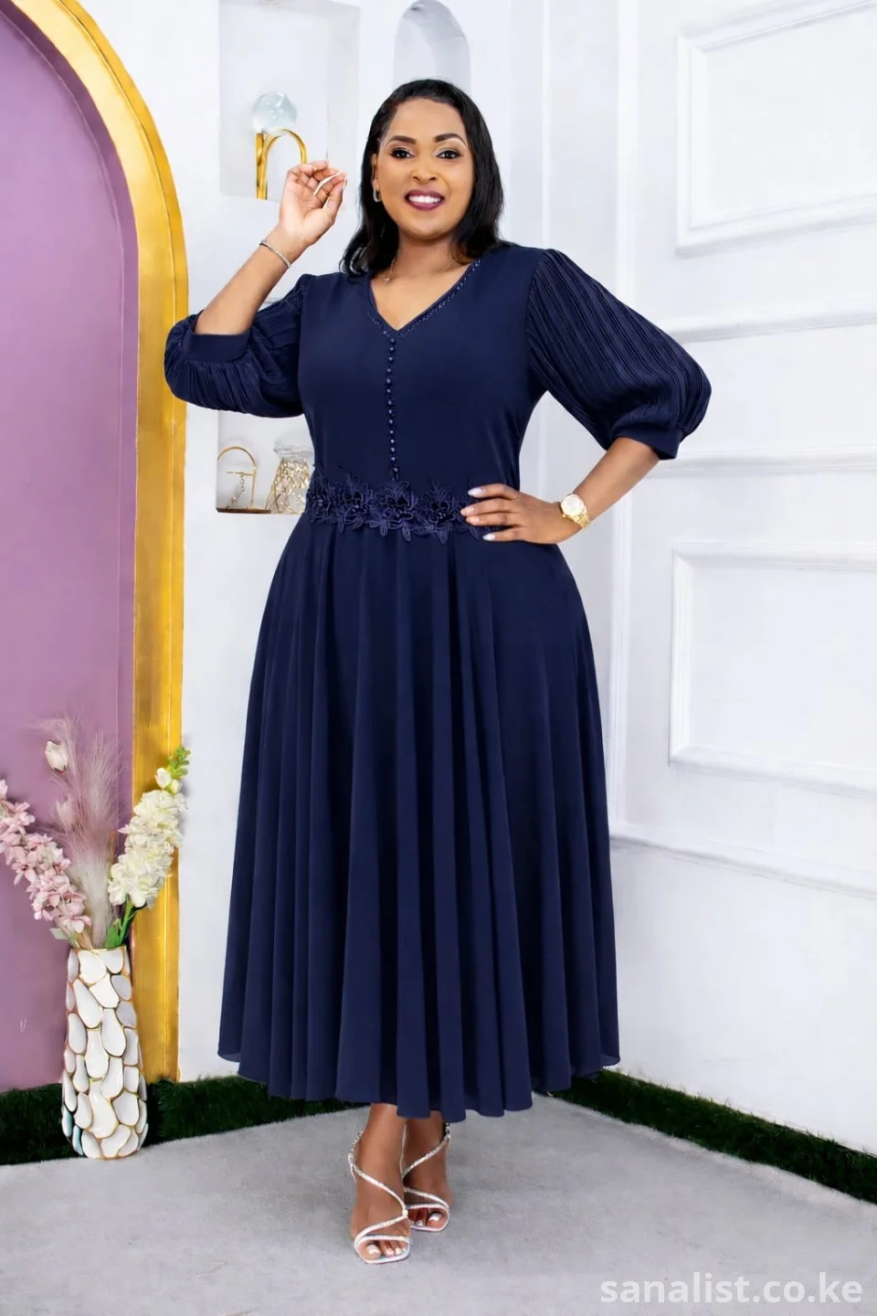Elegant Pleated Midi Dress with Lace Detail – Available in Various Sizes
