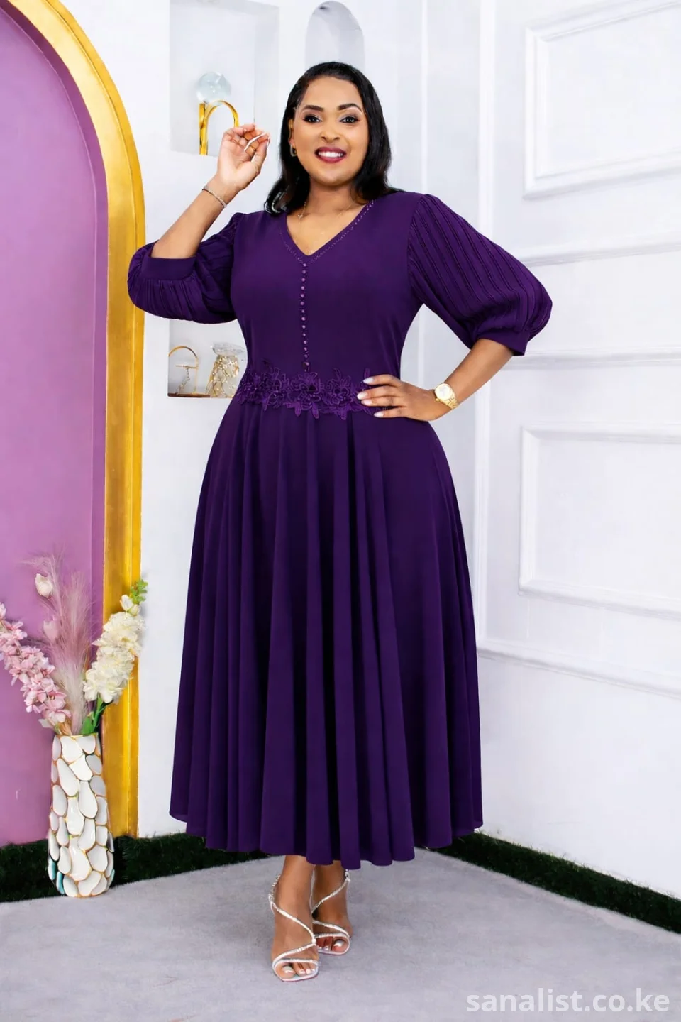 Elegant Pleated Midi Dress with Lace Detail – Available in Various Sizes