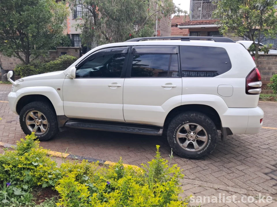 Toyota Land Cruiser Prado 2008 White | Used Cars in Kenya for Sale in Nairobi