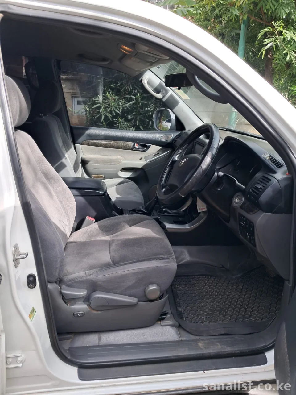 Toyota Land Cruiser Prado 2008 White | Used Cars in Kenya for Sale in Nairobi