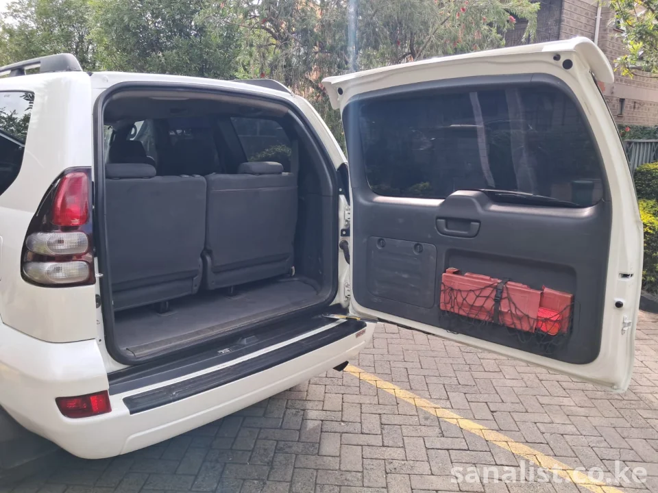 Toyota Land Cruiser Prado 2008 White | Used Cars in Kenya for Sale in Nairobi