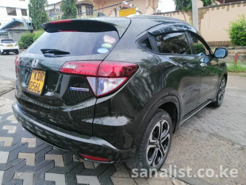 Honda Vezel Hybrid 2017 (Fresh Import Ex-Japan, 68,000km) – Mombasa | Financing Available
