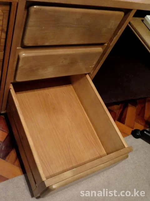 For Sale Amazing Modern Italian Design Desk with 2 Top Drawers & 6 Amazing XX Extra Large Drawers on both sides of the Desk!