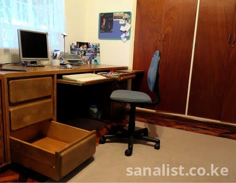 For Sale Amazing Modern Italian Design Desk with 2 Top Drawers & 6 Amazing XX Extra Large Drawers on both sides of the Desk! 4