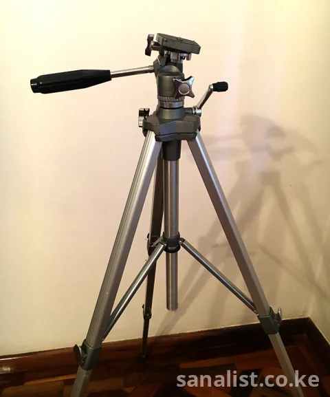 Star-D D-120 Professional Camera Tripod - Heavy-Duty