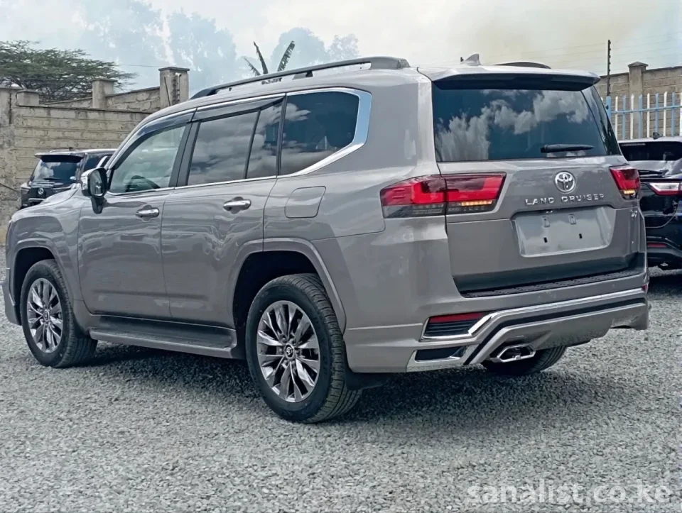 2023 Toyota Land Cruiser Bronze Edition for Sale in Nairobi – Ex-Japan, 14,000km, Fresh Import