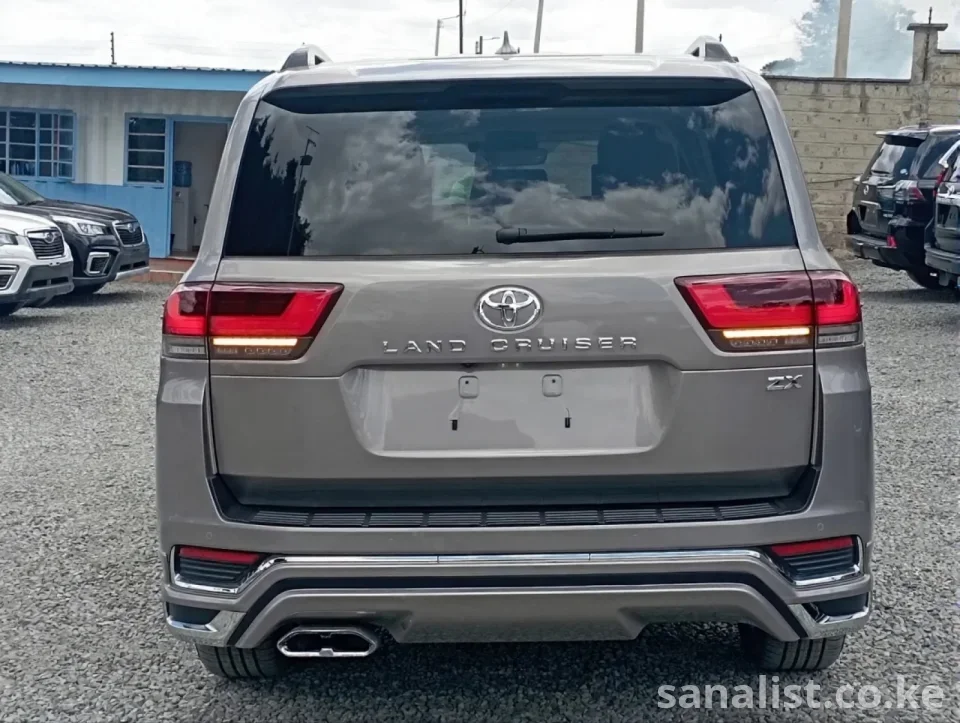 2023 Toyota Land Cruiser Bronze Edition for Sale in Nairobi – Ex-Japan, 14,000km, Fresh Import