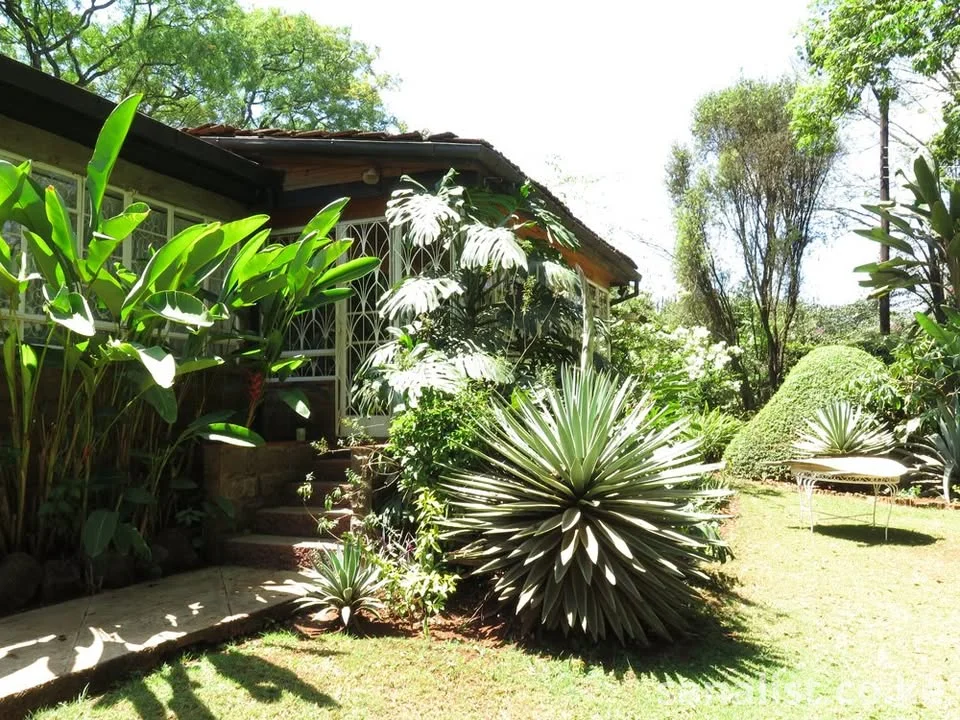 FOR SALE - PRESTIGIOUS PROPERTY IN LAVINGTON, NAIROBI (0.8 ACRES)