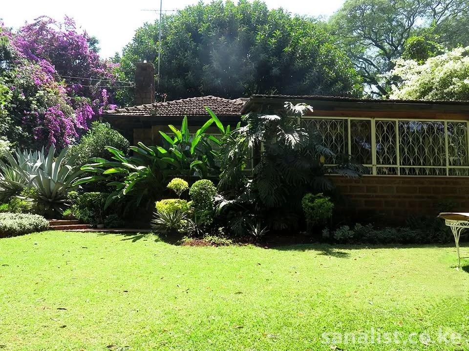 FOR SALE - PRESTIGIOUS PROPERTY IN LAVINGTON, NAIROBI (0.8 ACRES)