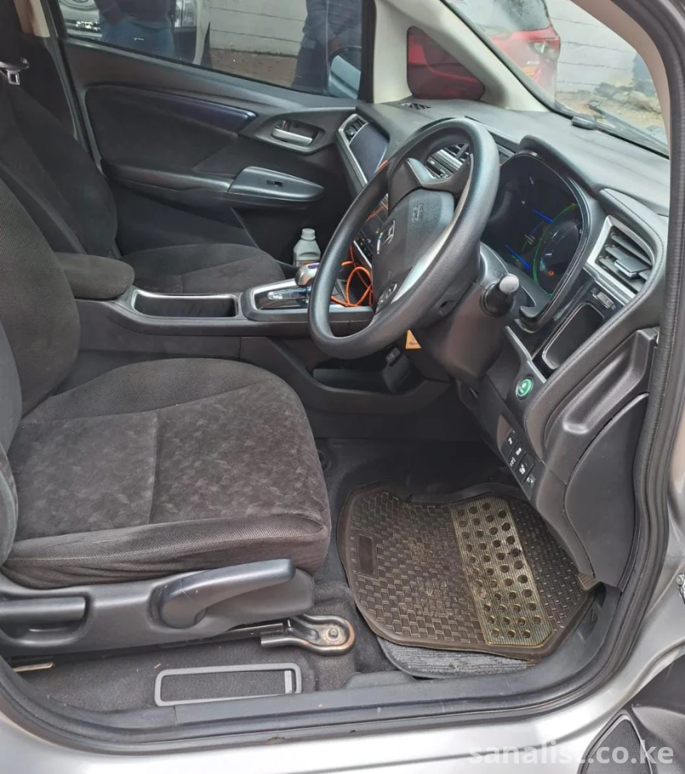Honda Fit Shuttle 1.5L Hybrid Automatic for Sale in Nairobi, Kenya