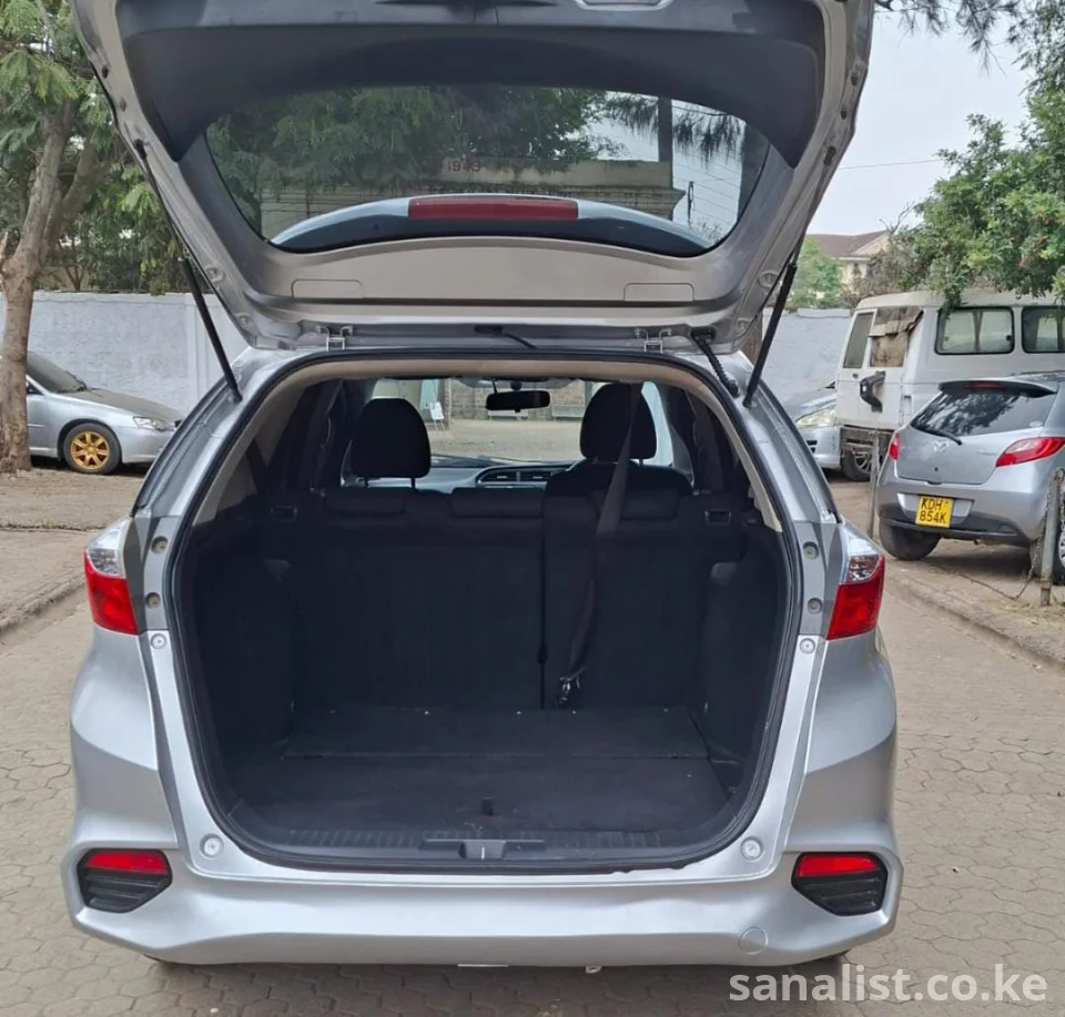 Honda Fit Shuttle 1.5L Hybrid Automatic for Sale in Nairobi, Kenya