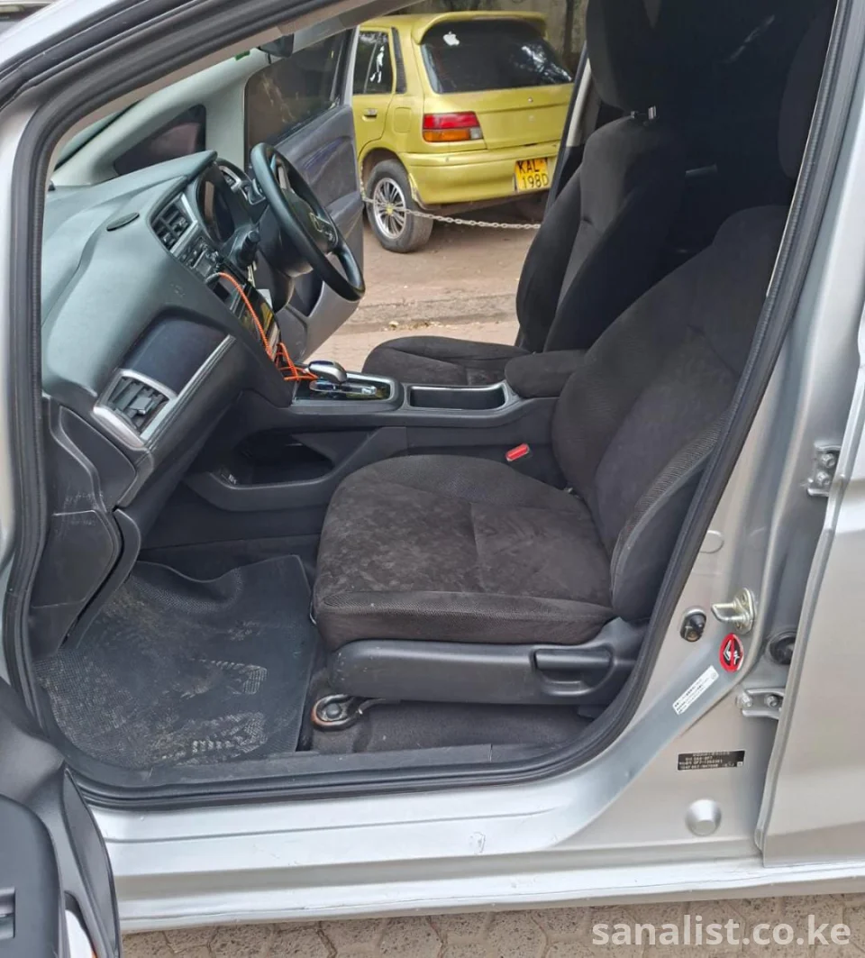 Honda Fit Shuttle 1.5L Hybrid Automatic for Sale in Nairobi, Kenya