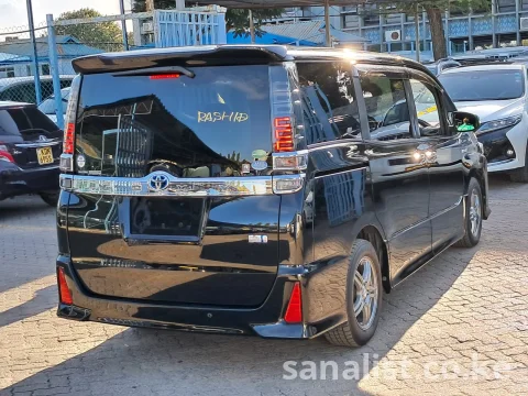 Toyota Voxy Hybrid 2019 1800cc 7-Seater with TV & Auto Doors Kenya 3