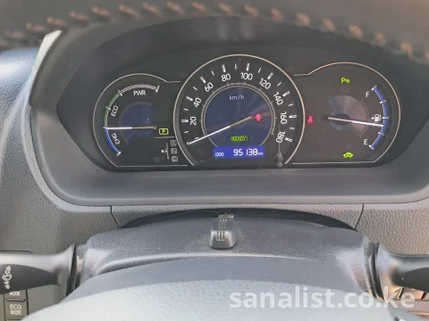 Toyota Voxy Hybrid 2019 1800cc 7-Seater with TV & Auto Doors Kenya 8