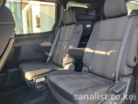 Toyota Voxy Hybrid 2019 1800cc 7-Seater with TV & Auto Doors Kenya 11