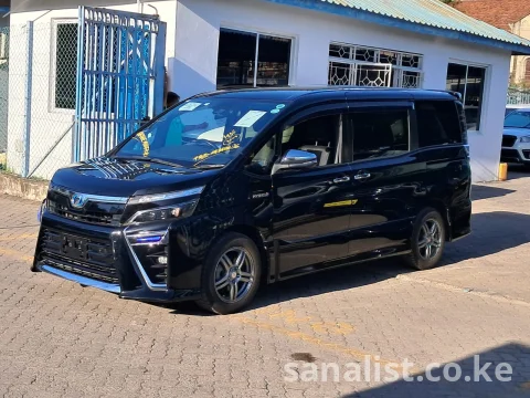 Toyota Voxy Hybrid 2019 1800cc 7-Seater with TV & Auto Doors Kenya 13