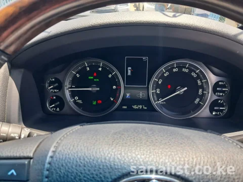 Toyota Land Cruiser ZX V8 2019 7-Seater 4600cc for Sale Kenya 9