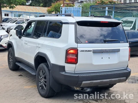 2024 Toyota Prado VX 7-Seater for Sale in Mombasa, Kenya 15