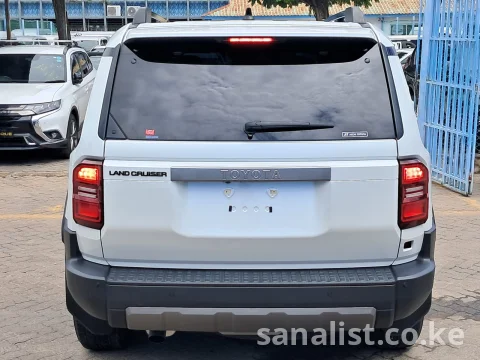 2024 Toyota Prado VX 7-Seater for Sale in Mombasa, Kenya 14