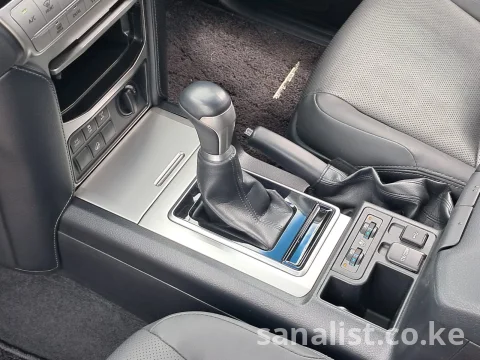 Toyota Prado TX-L 2022 2800cc Diesel 7-Seater with Roof Tent Kenya 10