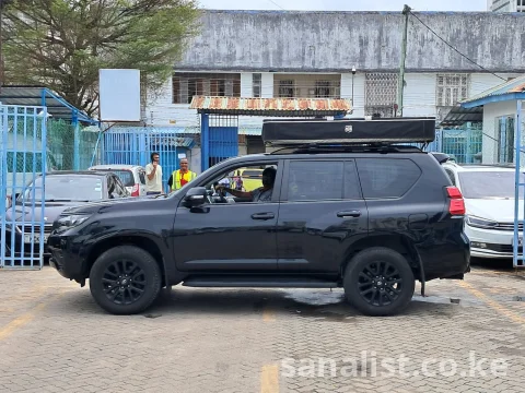 Toyota Prado TX-L 2022 2800cc Diesel 7-Seater with Roof Tent Kenya 6