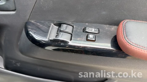 Toyota Hiace DX GL 2021 for Sale in Mombasa – Fresh Import, 40,000 KM | Sanalist 7