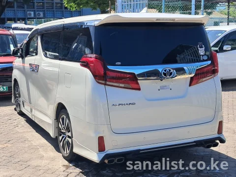Used Toyota Alphard for Sale in Kenya | Fresh Import 5