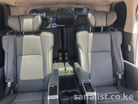 Used Toyota Alphard for Sale in Kenya | Fresh Import 8