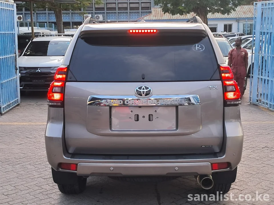Toyota Land Cruiser Prado 2700cc Petrol – 35,000km | Fresh Import Ex-Japan | Mombasa | 2022