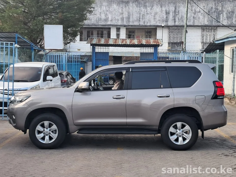 Toyota Land Cruiser Prado 2700cc Petrol – 35,000km | Fresh Import Ex-Japan | Mombasa | 2022