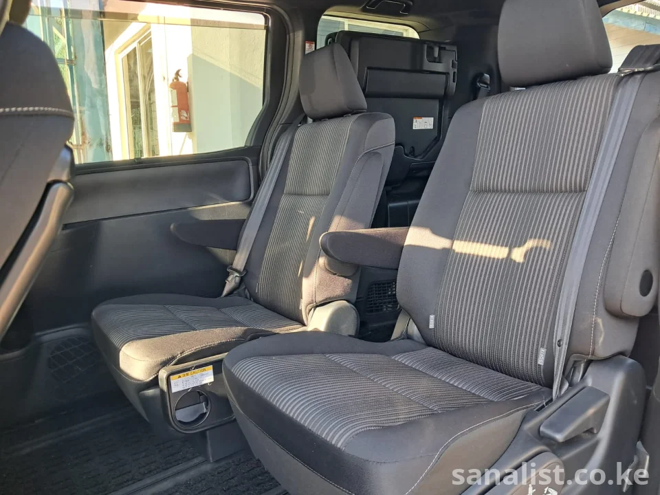 Toyota Voxy Hybrid 2019 1800cc 7-Seater with TV & Auto Doors Kenya
