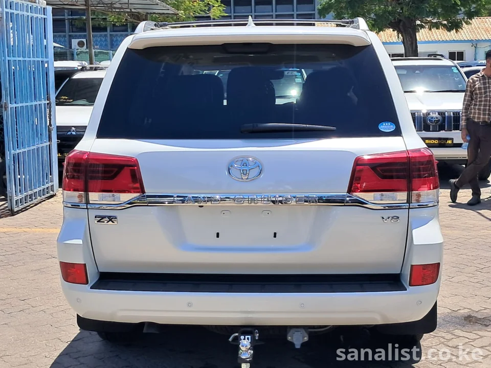 Toyota Land Cruiser ZX V8 2019 7-Seater 4600cc for Sale Kenya