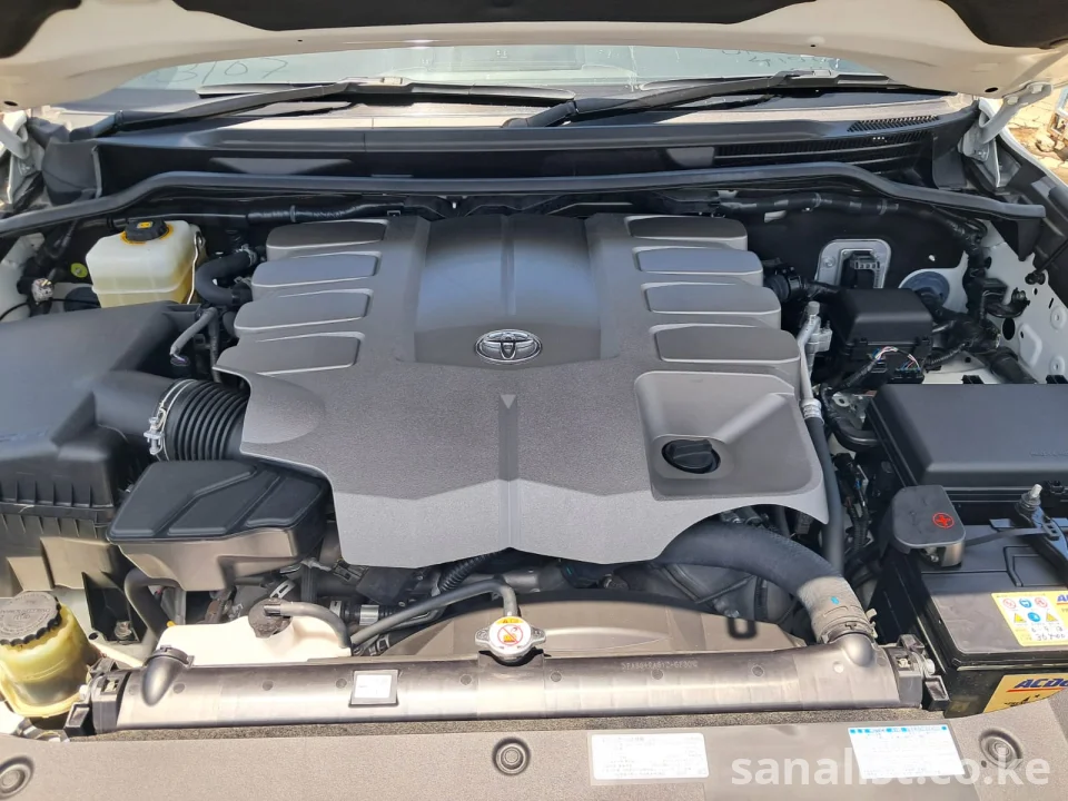 Toyota Land Cruiser ZX V8 2019 7-Seater 4600cc for Sale Kenya