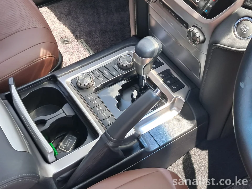 Toyota Land Cruiser ZX V8 2019 7-Seater 4600cc for Sale Kenya