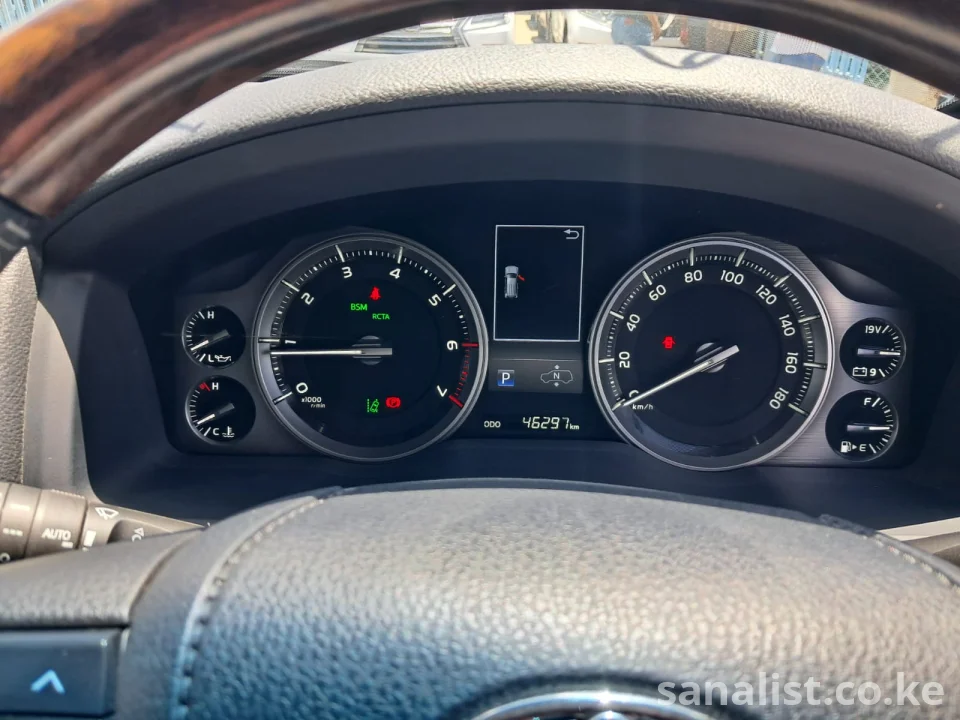 Toyota Land Cruiser ZX V8 2019 7-Seater 4600cc for Sale Kenya