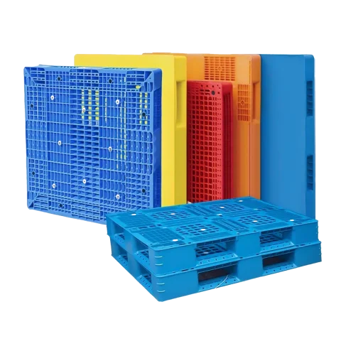 PLASTIC AND WOODEN PALLETS FOR SALE NOW